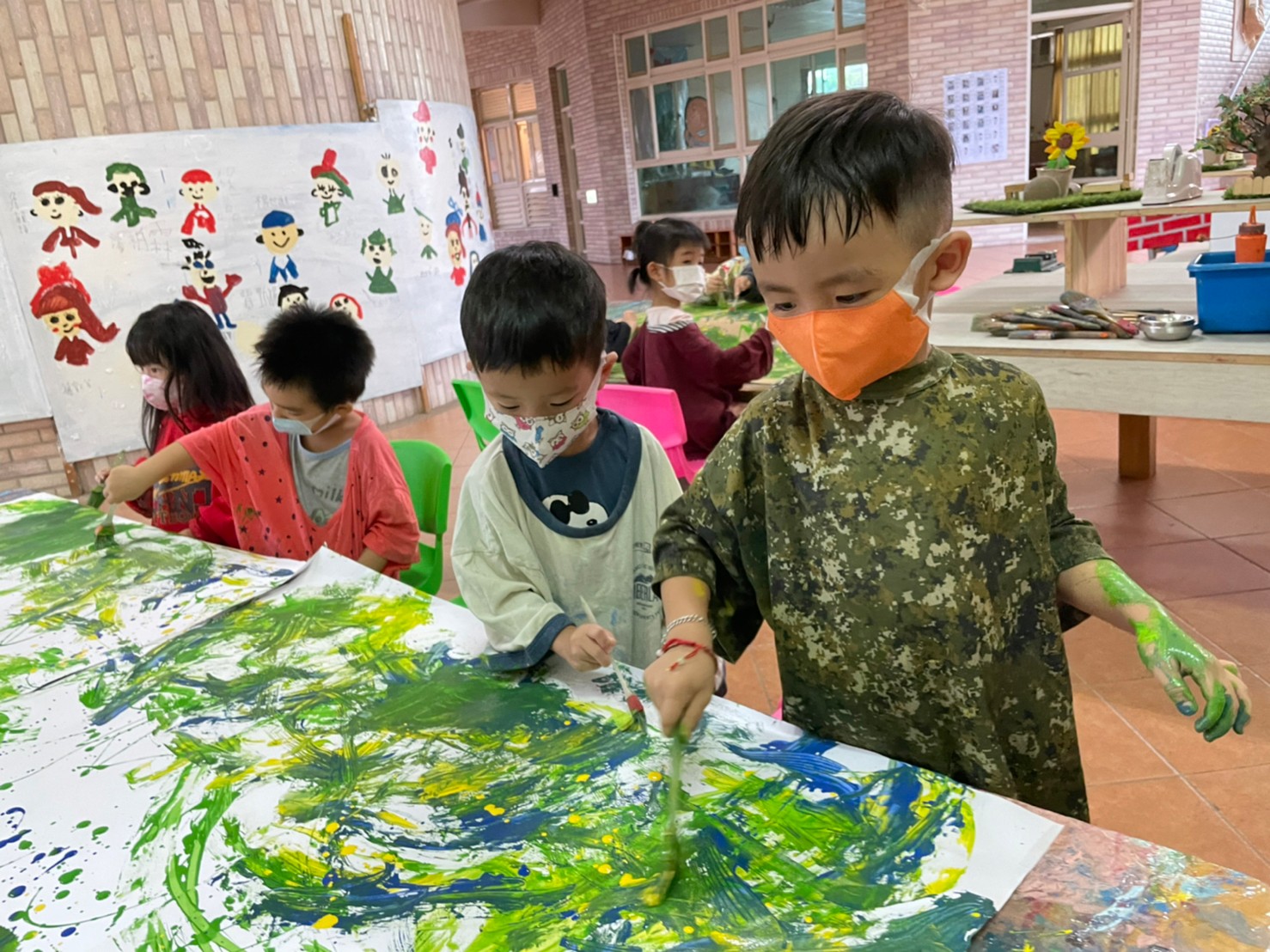 集體創作畫-我才不放手呢!