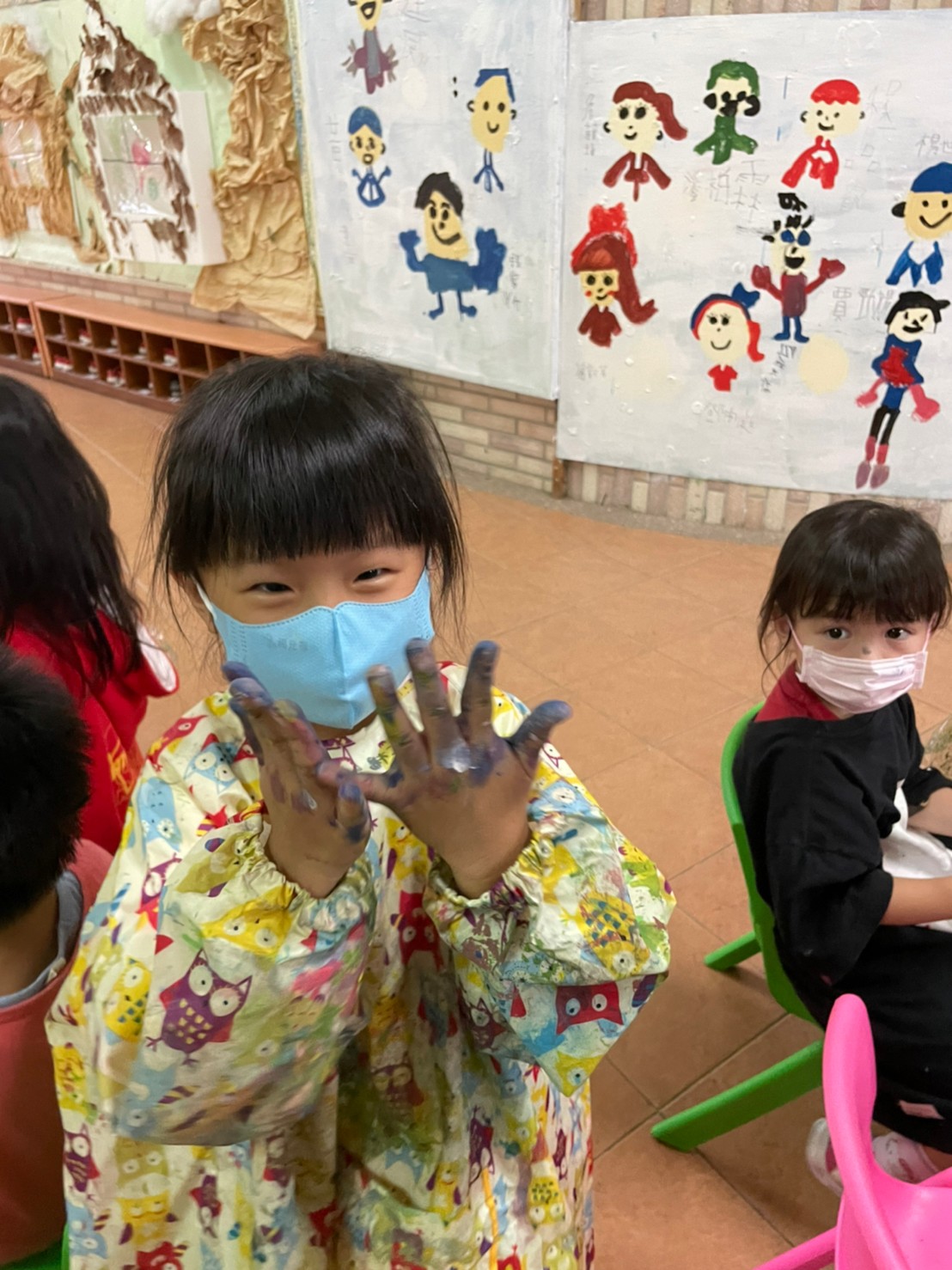 集體創作畫-我才不放手呢!