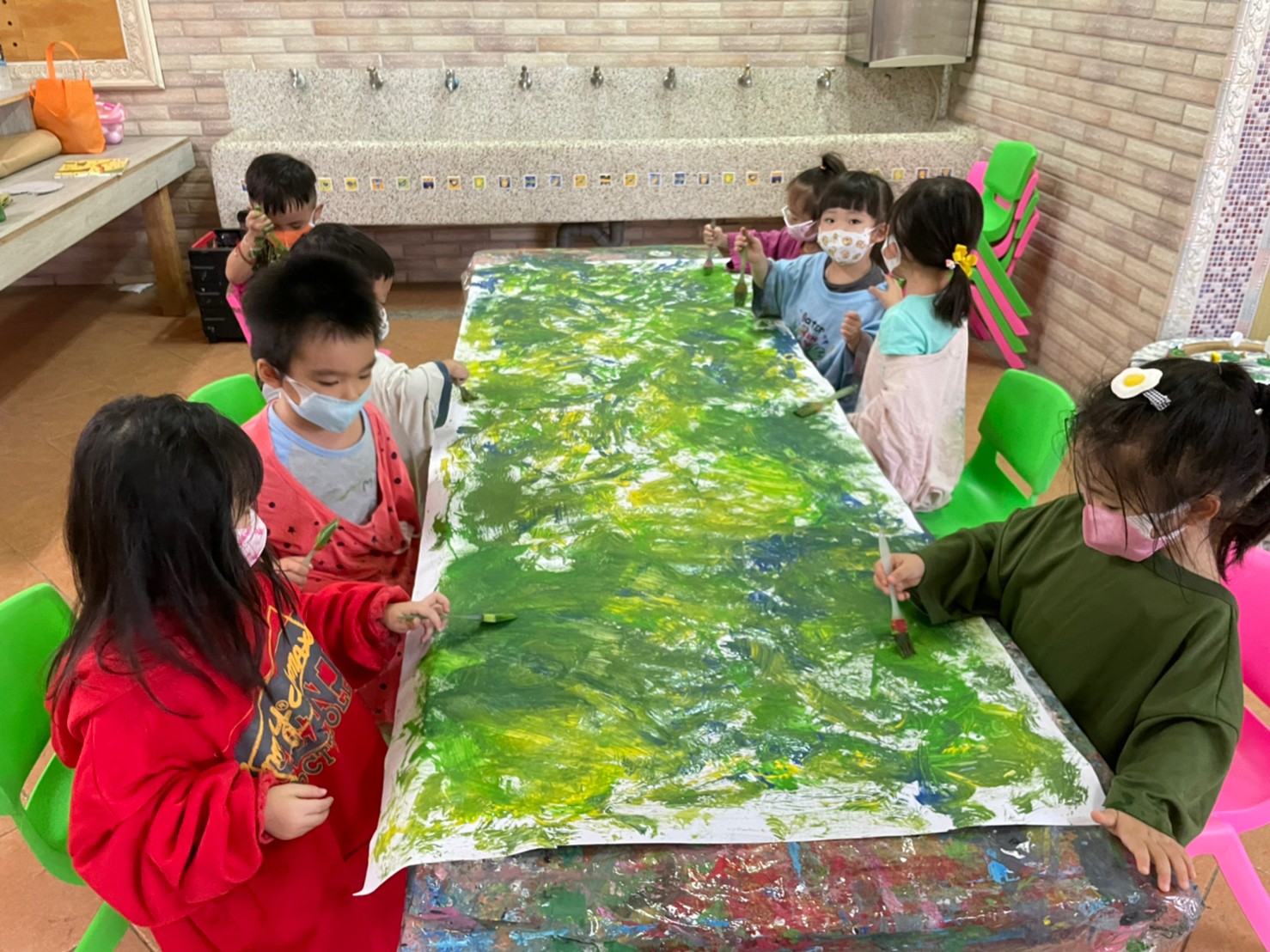 集體創作畫-我才不放手呢!