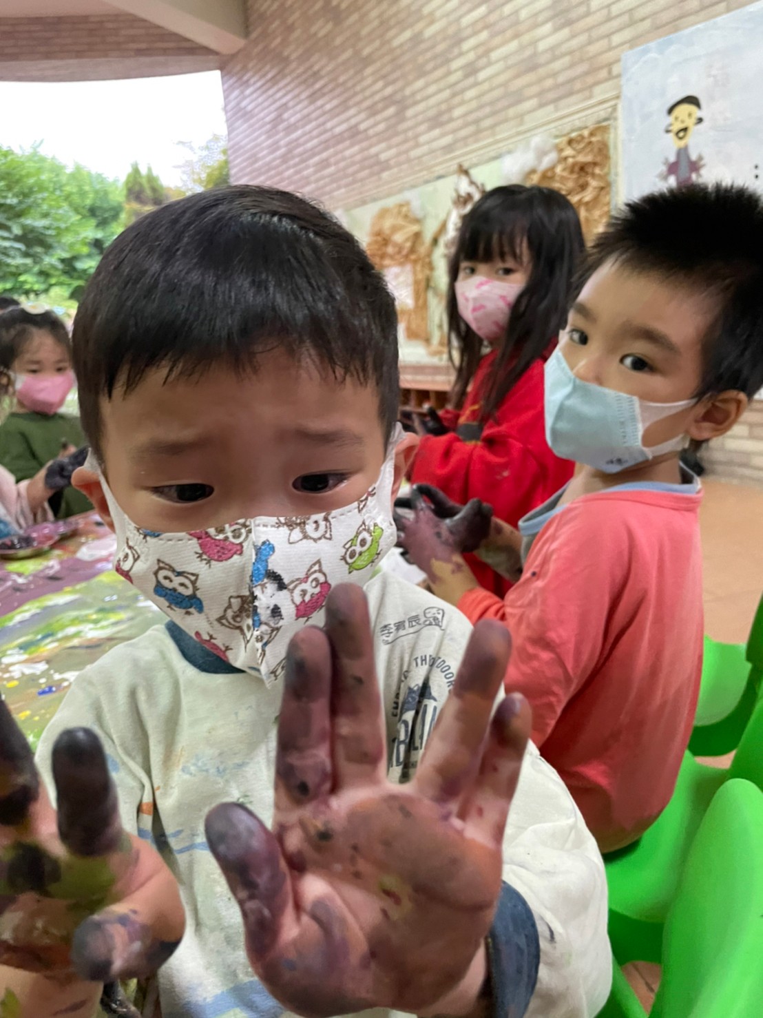 集體創作畫-我才不放手呢!