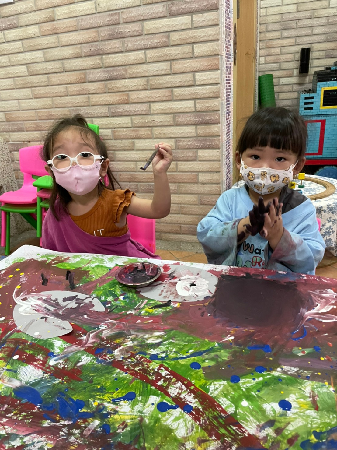 集體創作畫-我才不放手呢!