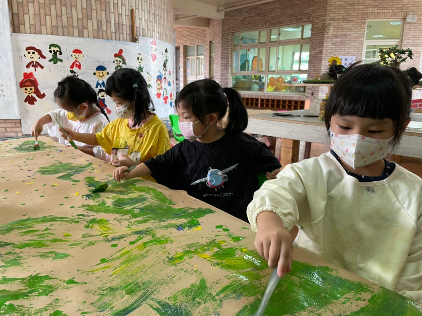 集體創作畫-我才不放手呢!