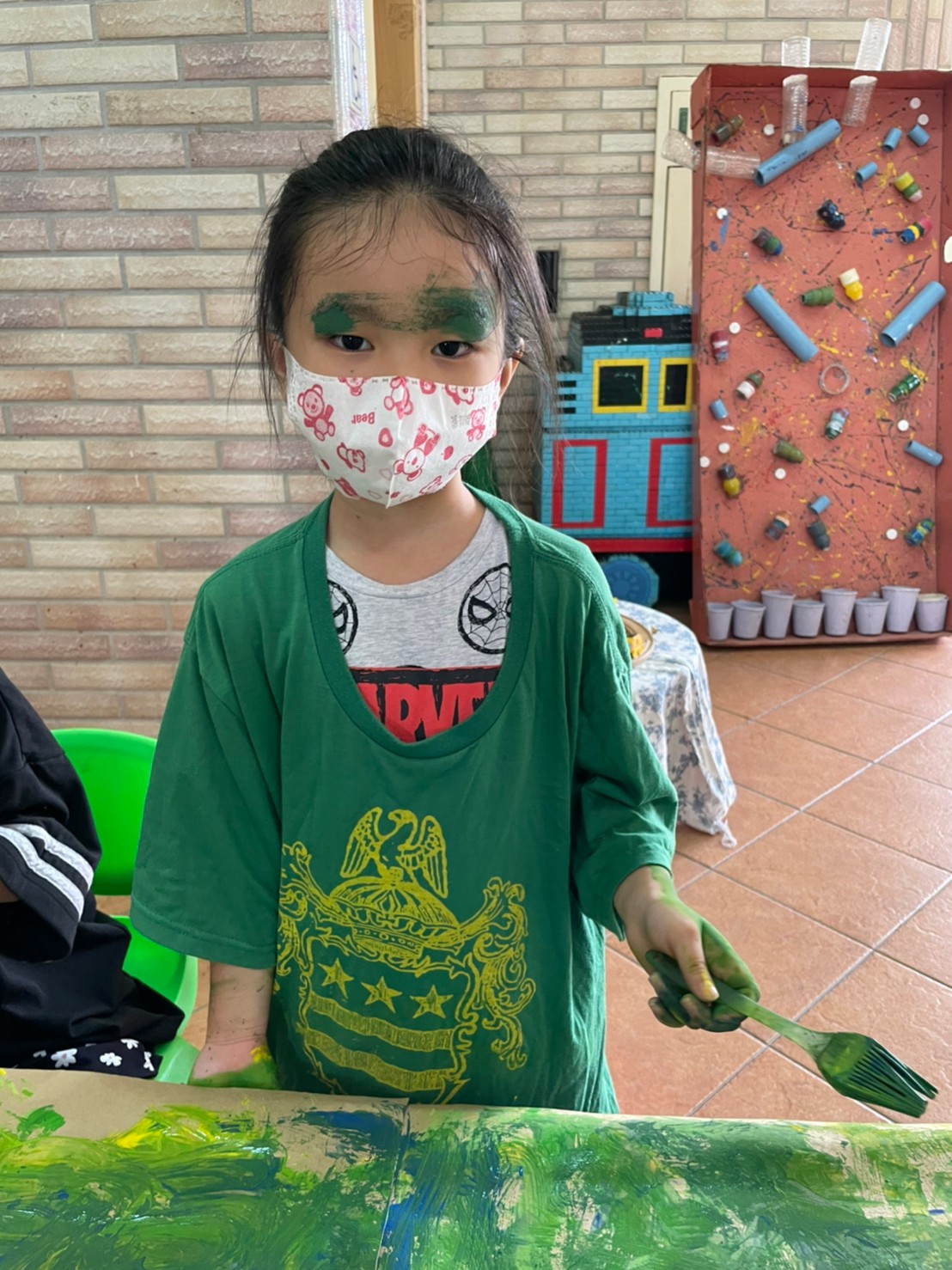 集體創作畫-我才不放手呢!