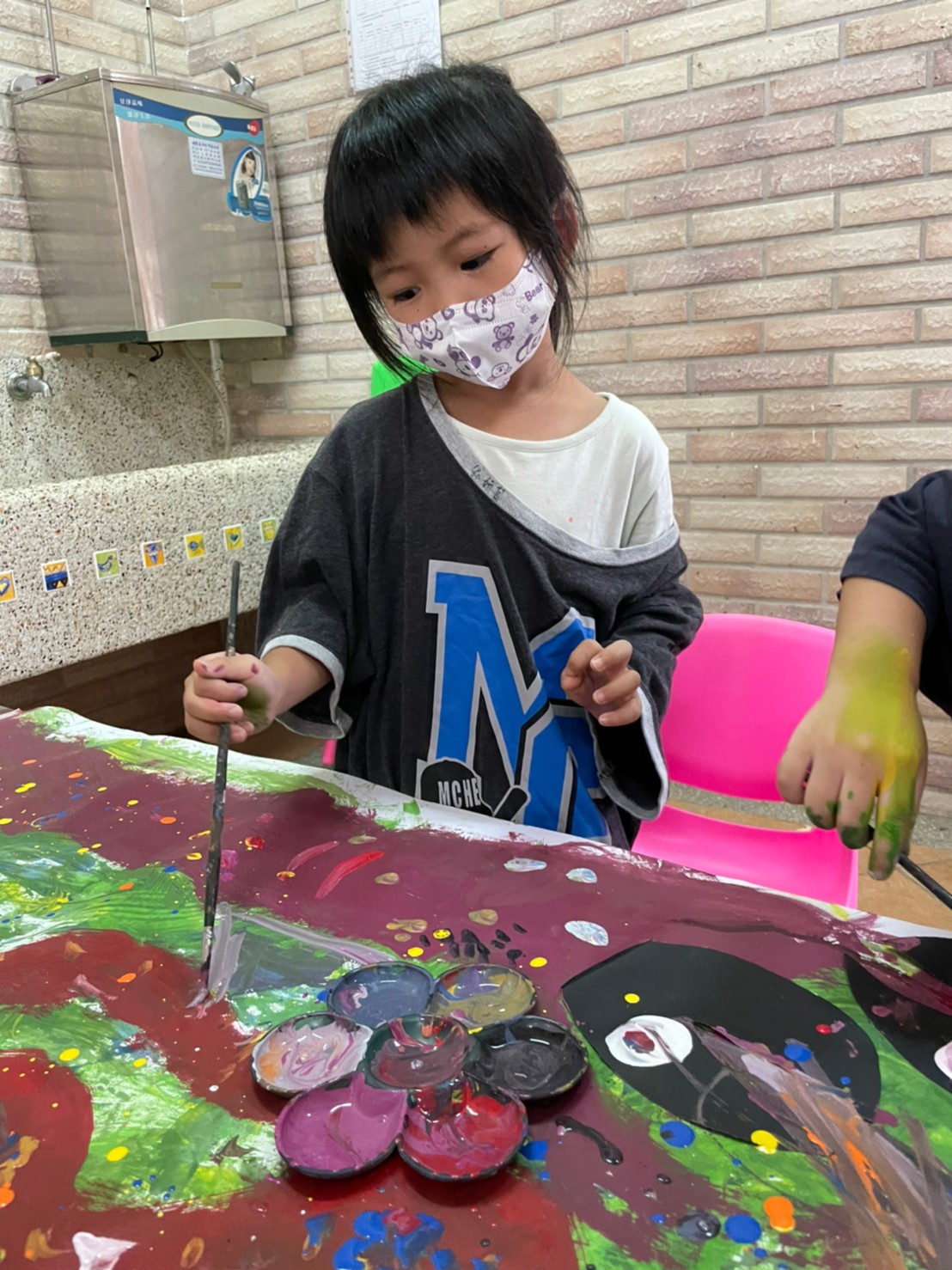 集體創作畫-我才不放手呢!