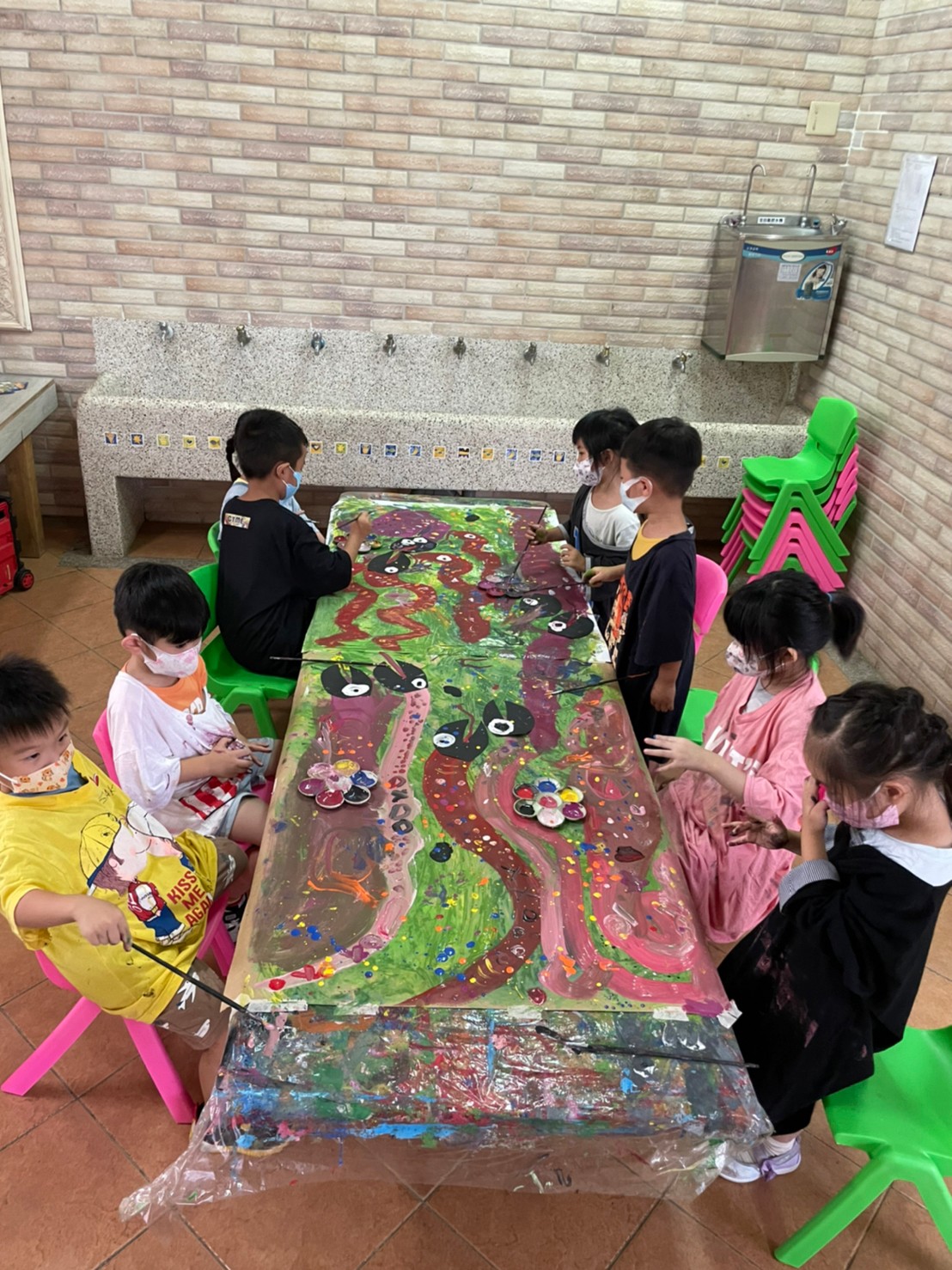 集體創作畫-我才不放手呢!