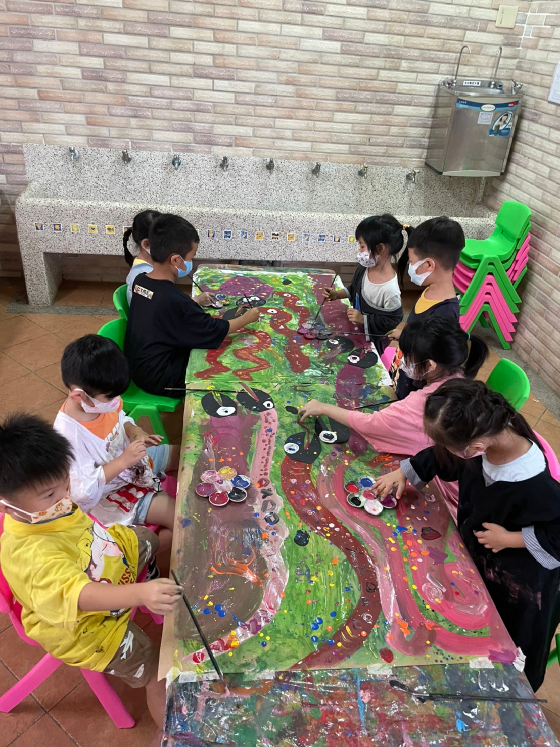 集體創作畫-我才不放手呢!